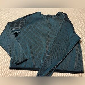 Nike Run Division Top Sz L In Black/ Green Abyss/Reflect Black